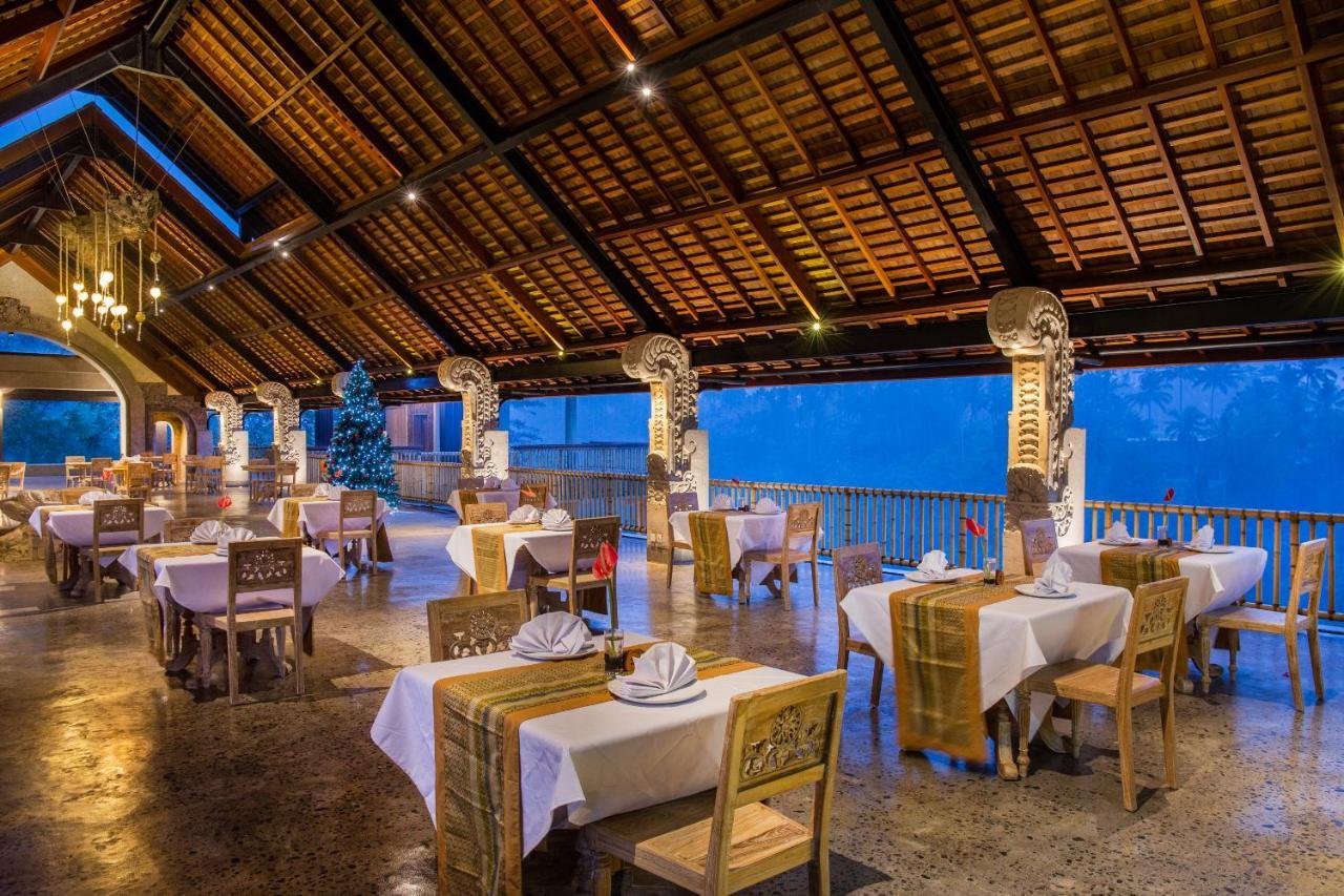 Kastara Resort Ubud Exteriér fotografie The restaurant at the resort
