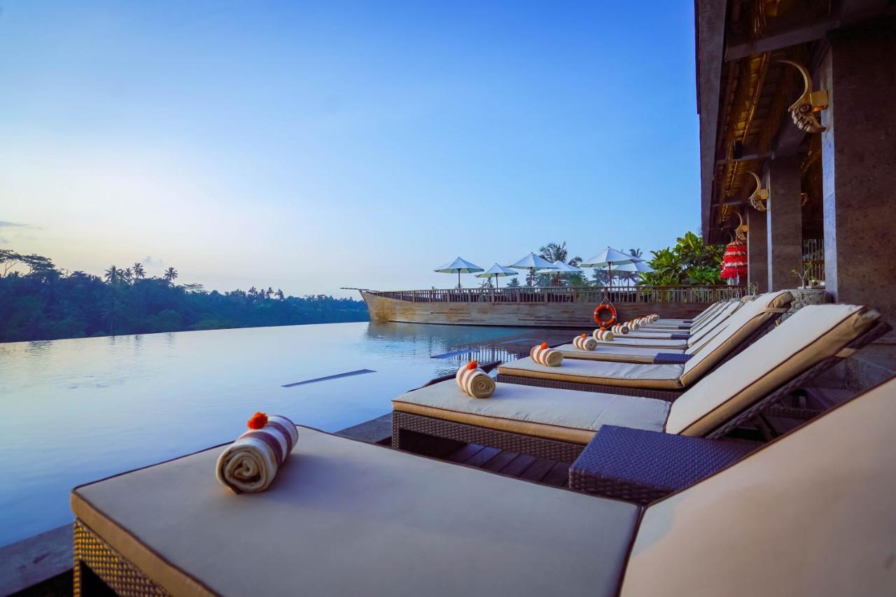 Kastara Resort Ubud Exteriér fotografie The pool at the hotel