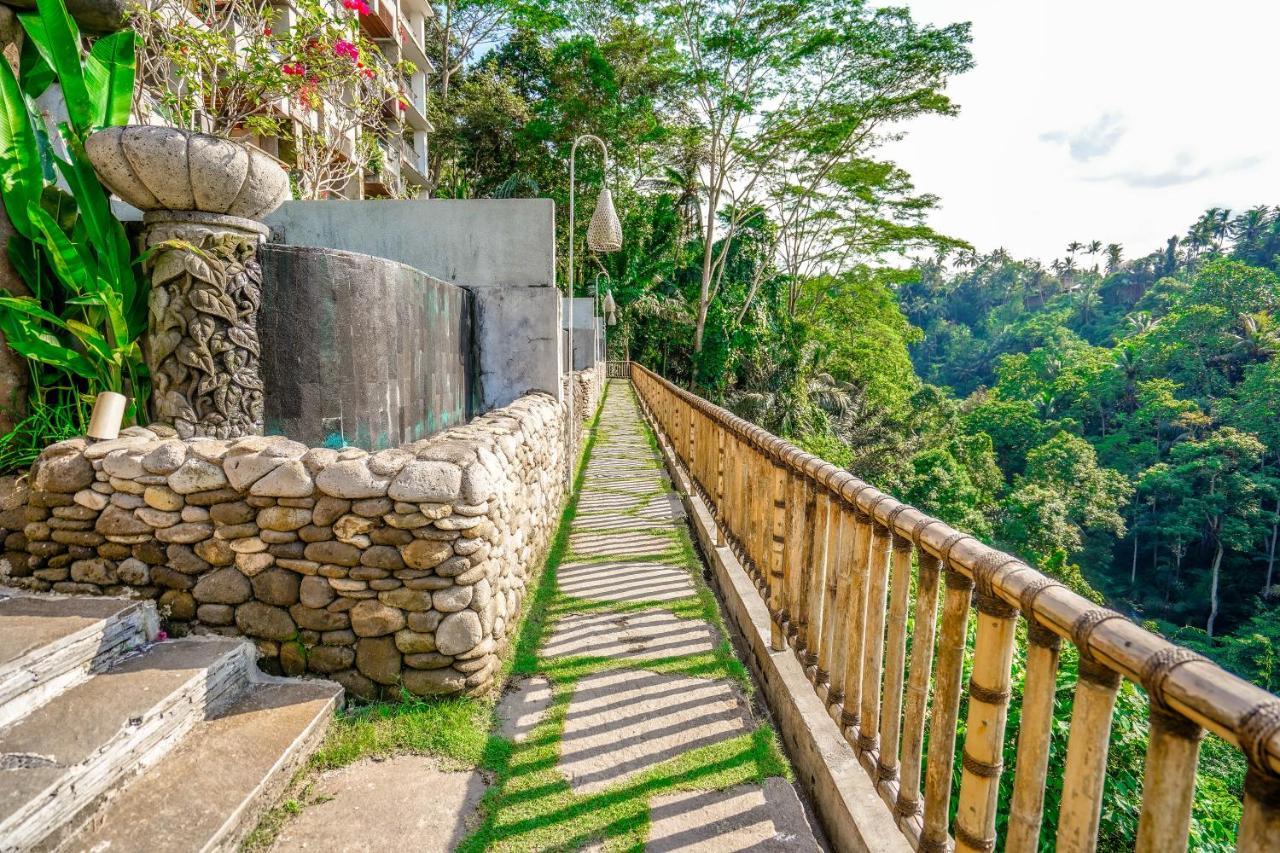 Kastara Resort Ubud Exteriér fotografie The path to the viewing platform